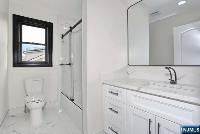 $975,000 | 21 East Clinton Avenue, Bergenfield, NJ 07621