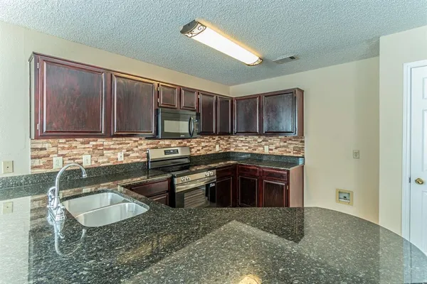 $350,000 | 4500 Fargo Drive, Grand Prairie, TX 75052