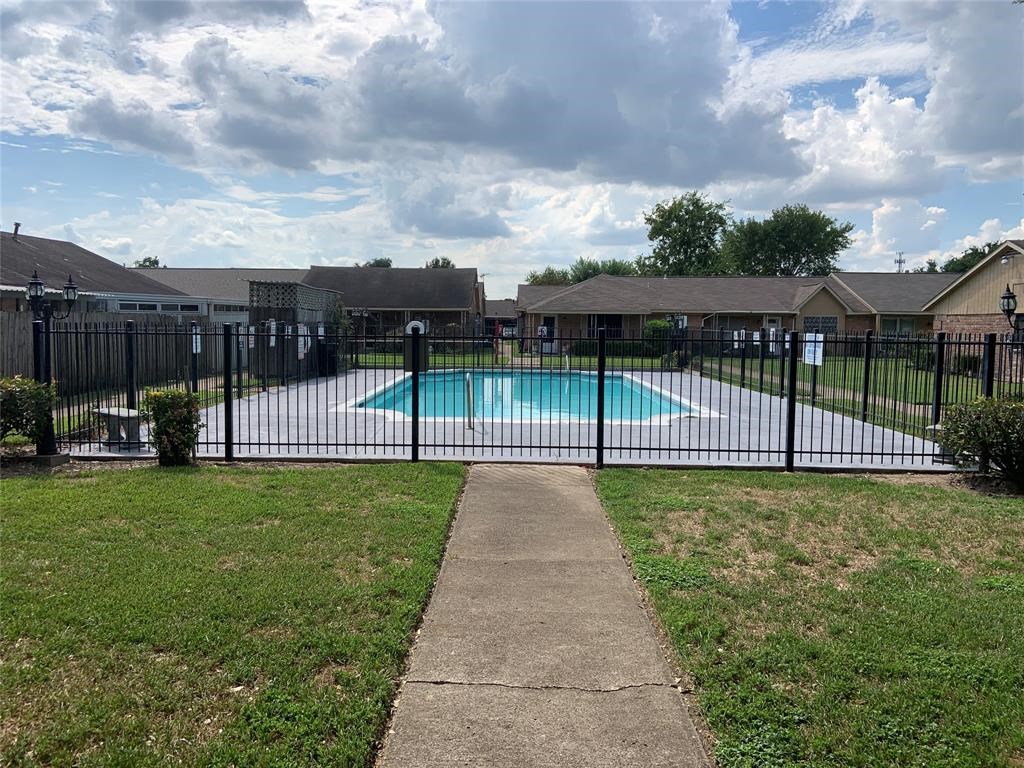 3302 Burke Road, Unit 9 Pasadena, TX 77504 - Photo 20 of 20 a view of a backyard