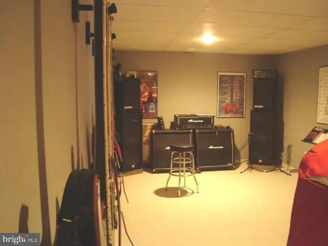 a bed room with a bed