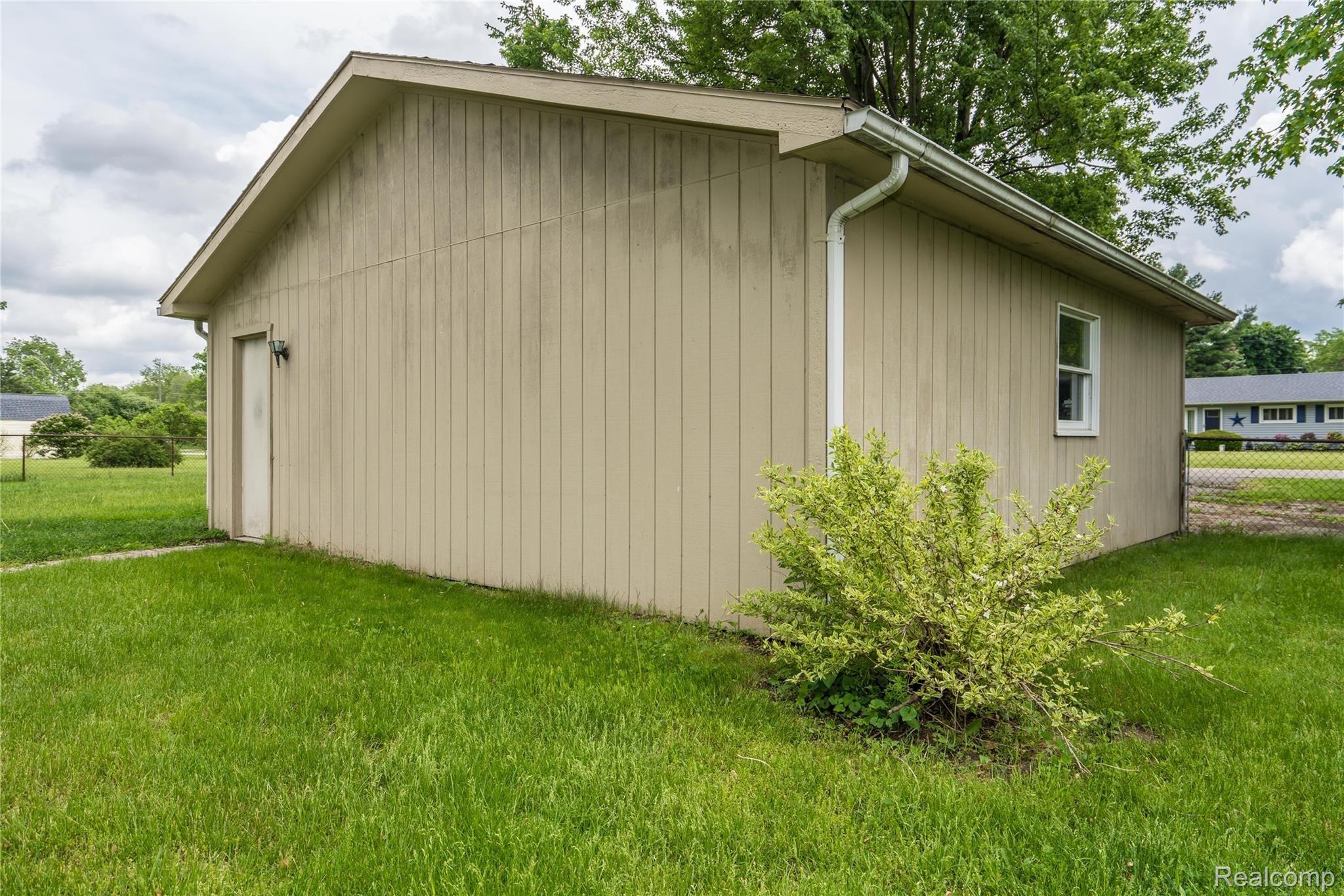 4265 Highland Road Milford, MI 48380 - Photo 9 of 85 DSC02854.jpg