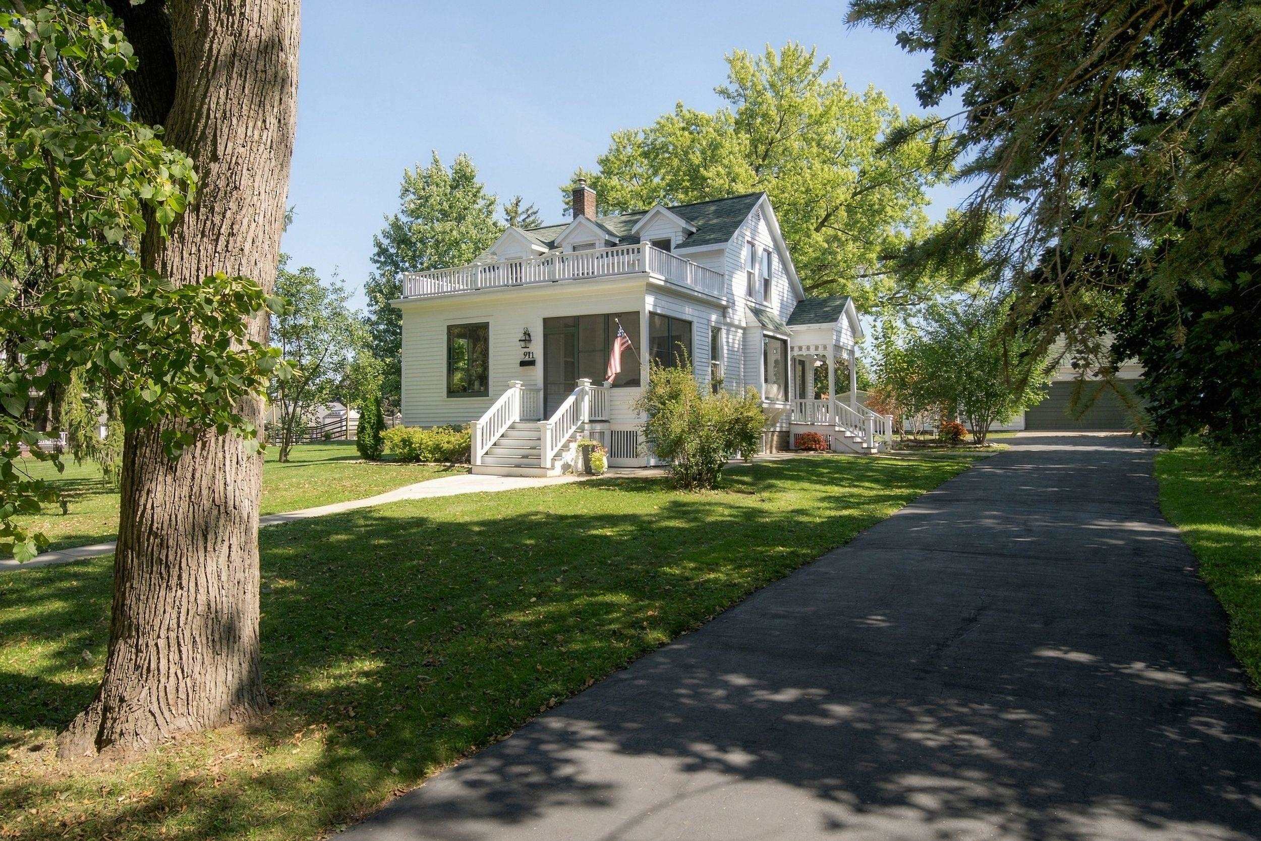 911 Watson Street Ripon, WI 54971 - Photo 1 of 47 Gallery Image 1