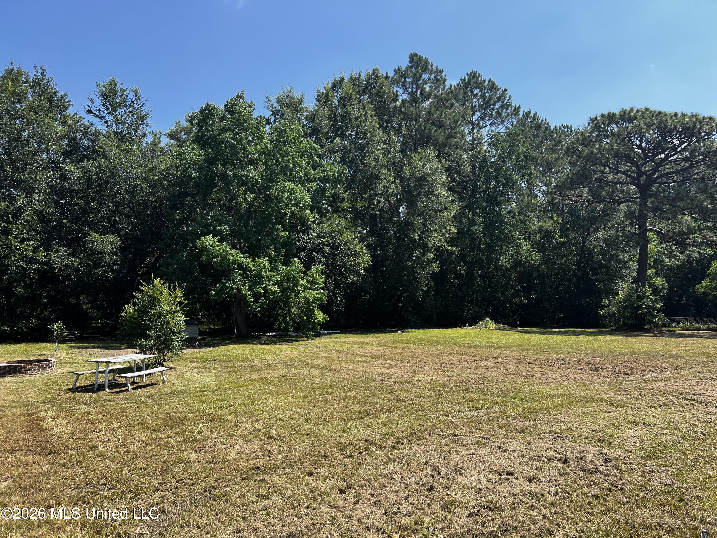 6301 Cleo Drive Moss Point, MS 39562 - Photo 8 of 42 IMG_2845