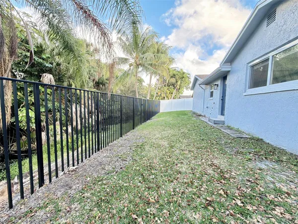$3,600 | 8971 Southwest 9th Street, Boca Raton, FL 33433