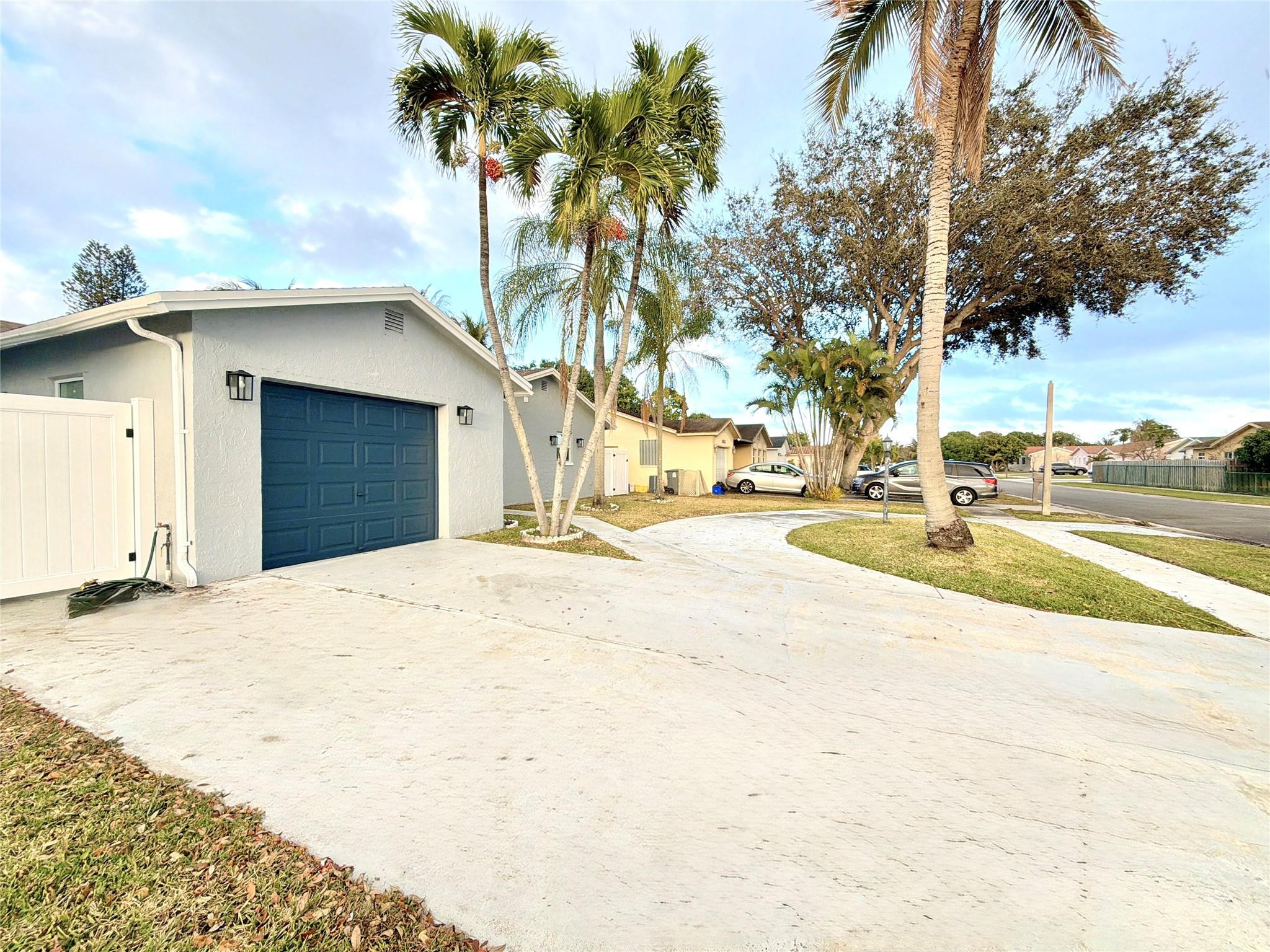 8971 Southwest 9th Street Boca Raton, FL 33433 - Photo 2 of 21 Photo 2