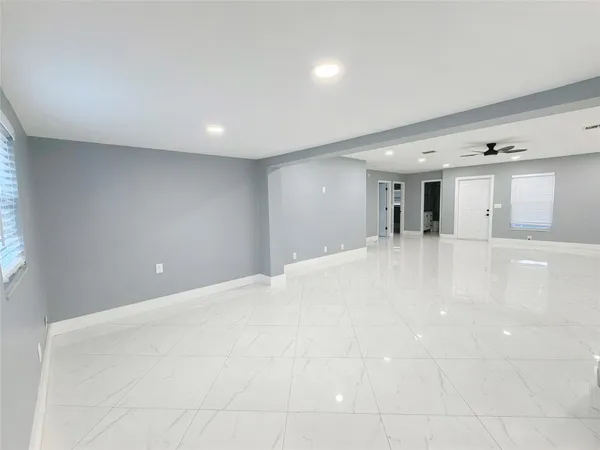 $3,600 | 8971 Southwest 9th Street, Boca Raton, FL 33433