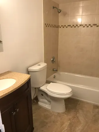 $1,900 | 1125 South Flagler Avenue, Unit 517, Pompano Beach, FL 33060