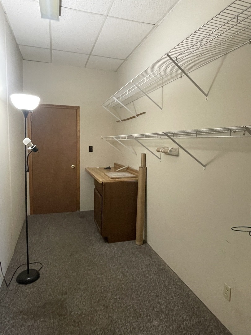 503 East 3rd Street Sterling, IL 61081 - Photo 10 of 10 a utility room with dryer and washer