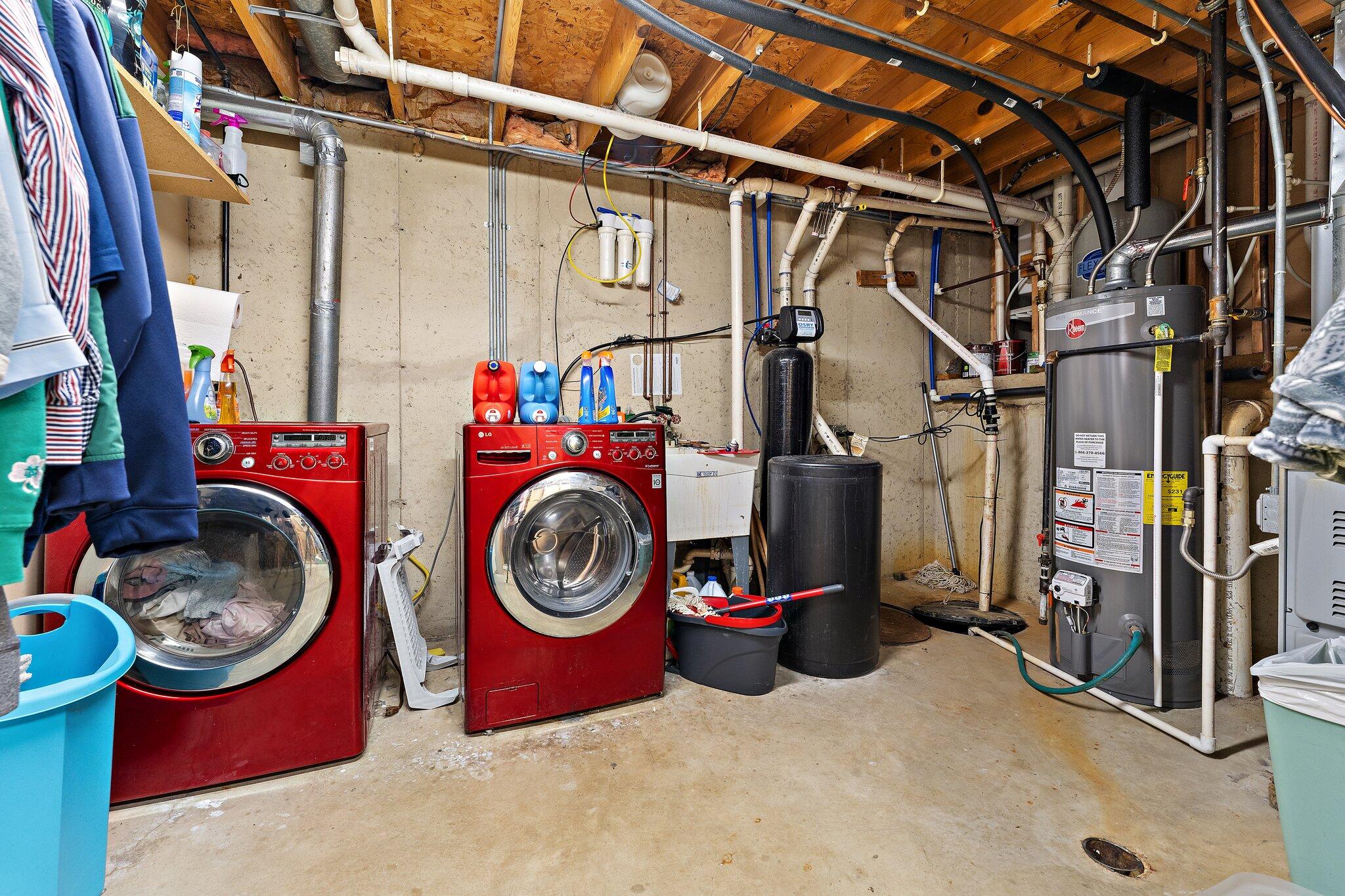 6881 West 86th Court Crown Point, IN 46307 - Photo 22 of 28 a utility room with dryer and washer