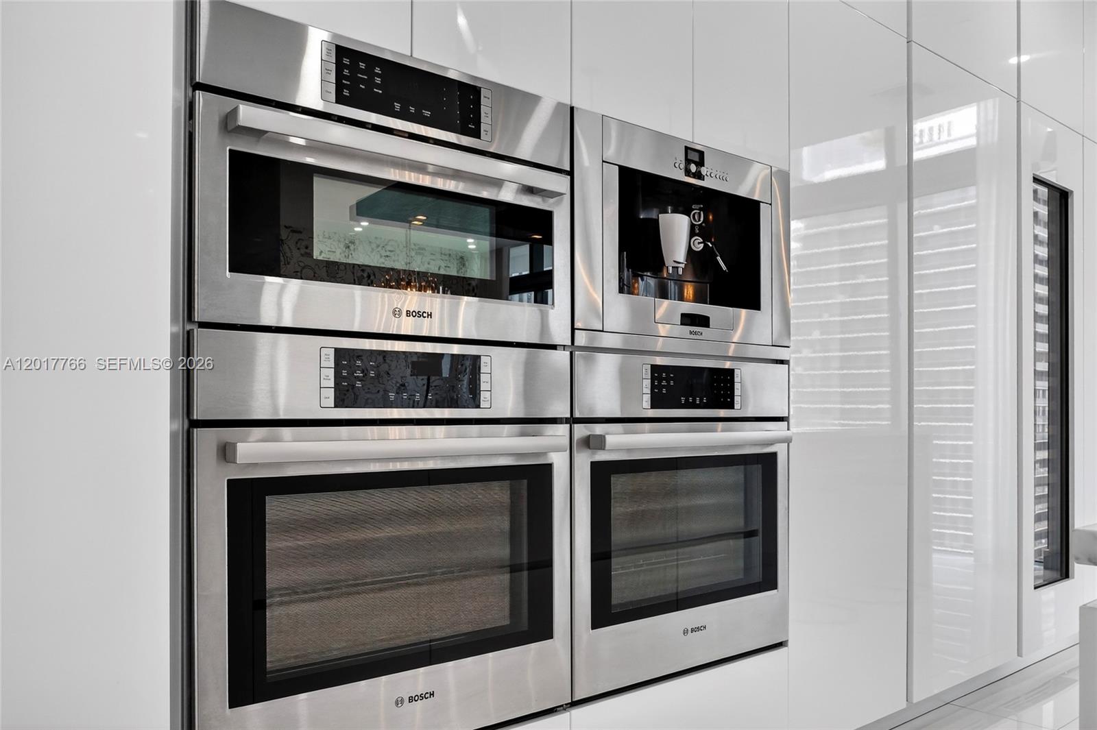 88 Southwest 7th Street, Unit PH4202 Miami, FL 33130 - Photo 13 of 88