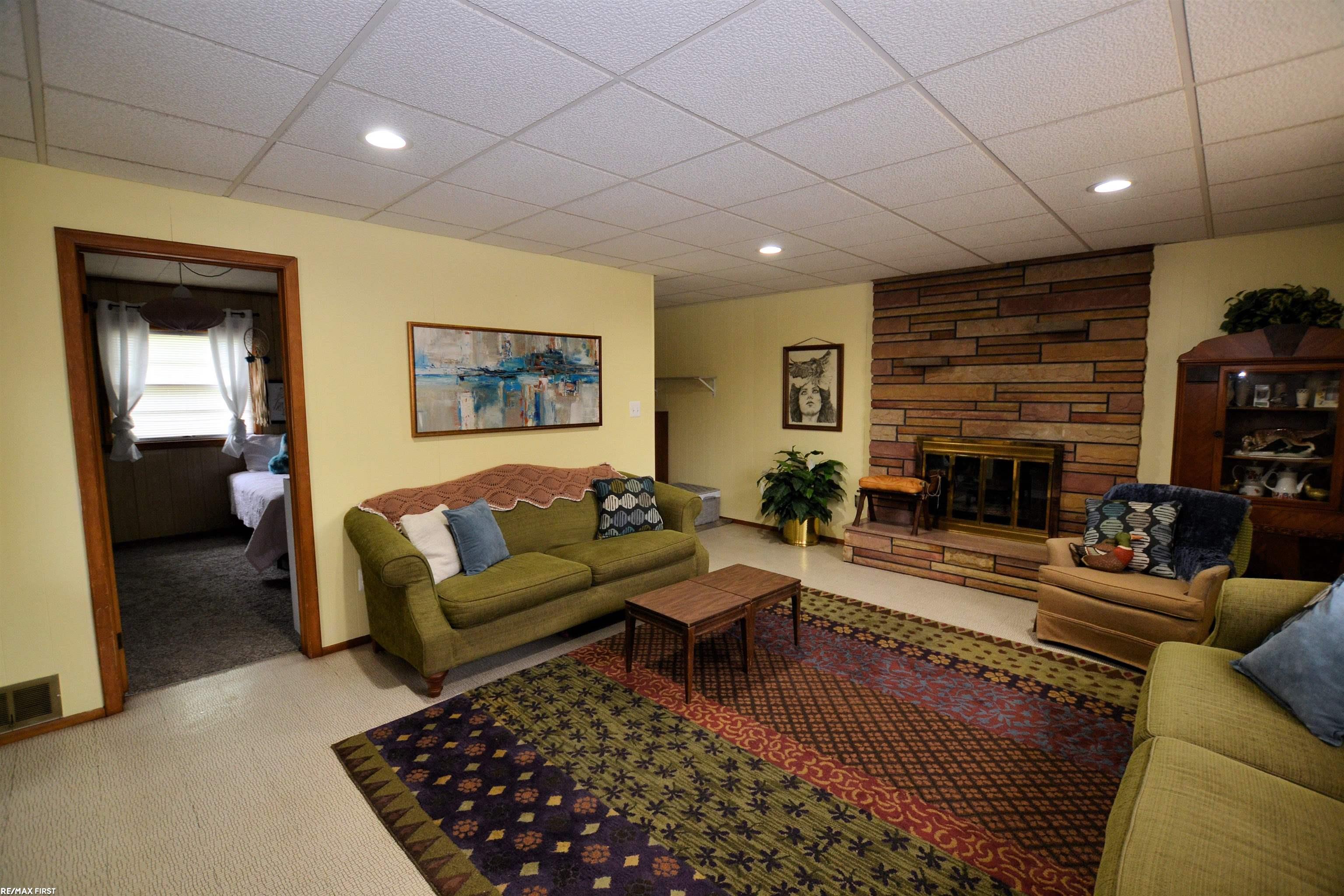 53580 Chesterfield Road New Baltimore, MI 48051 - Photo 15 of 20 50109167-14.JPG