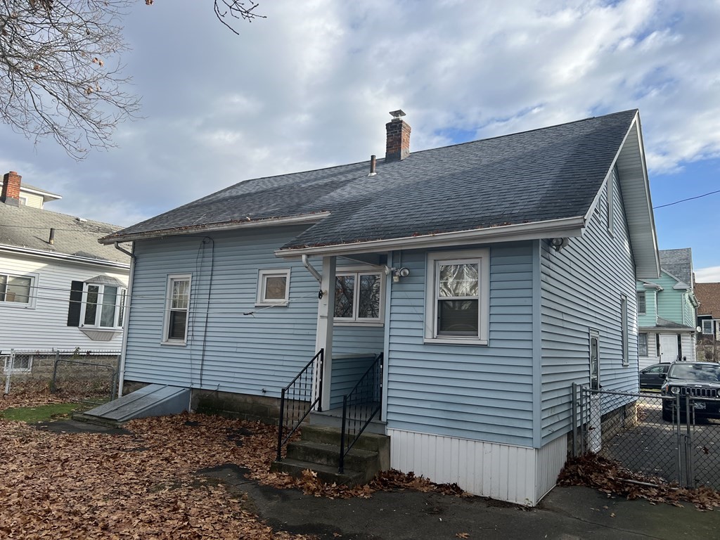 92 Malden Street Springfield, MA 01108 - Photo 3 of 17 Gallery Image 3