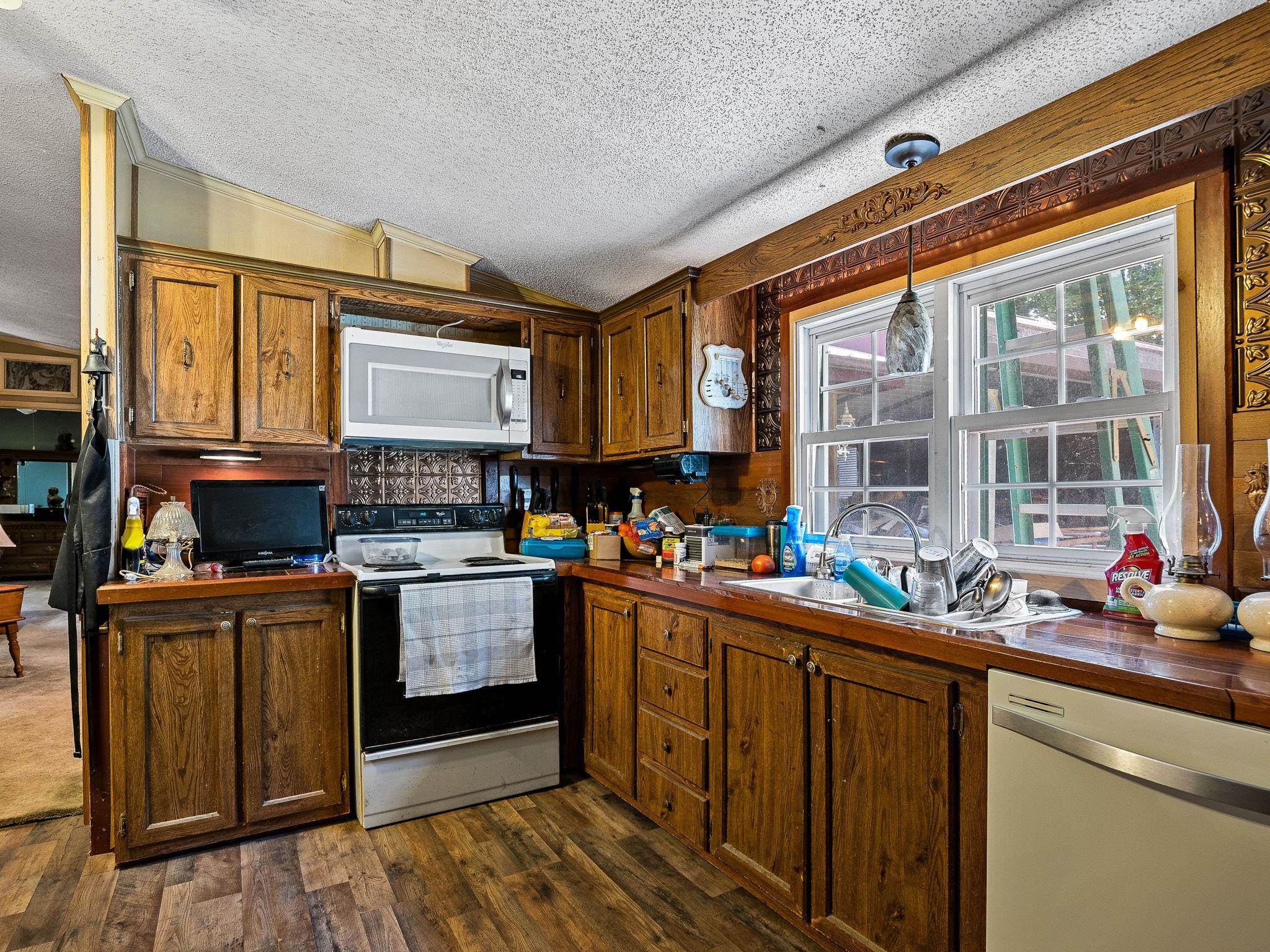 281 Driftwood Road Cross Hill, SC 29332 - Photo 3 of 36 Gallery Image 3