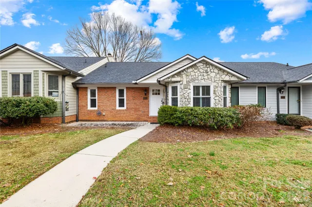 $320,000 | 1002 Kenilworth Court Northwest, Concord, NC 28027