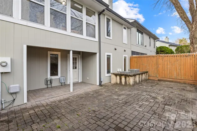 $320,000 | 1002 Kenilworth Court Northwest, Concord, NC 28027