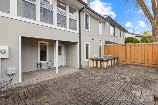 $320,000 | 1002 Kenilworth Court Northwest, Concord, NC 28027