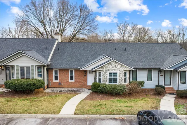 $320,000 | 1002 Kenilworth Court Northwest, Concord, NC 28027