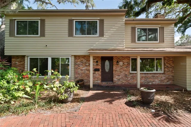 $699,900 | 8350 40th Avenue North, St. Petersburg, FL 33709