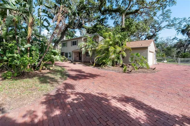 $699,900 | 8350 40th Avenue North, St. Petersburg, FL 33709