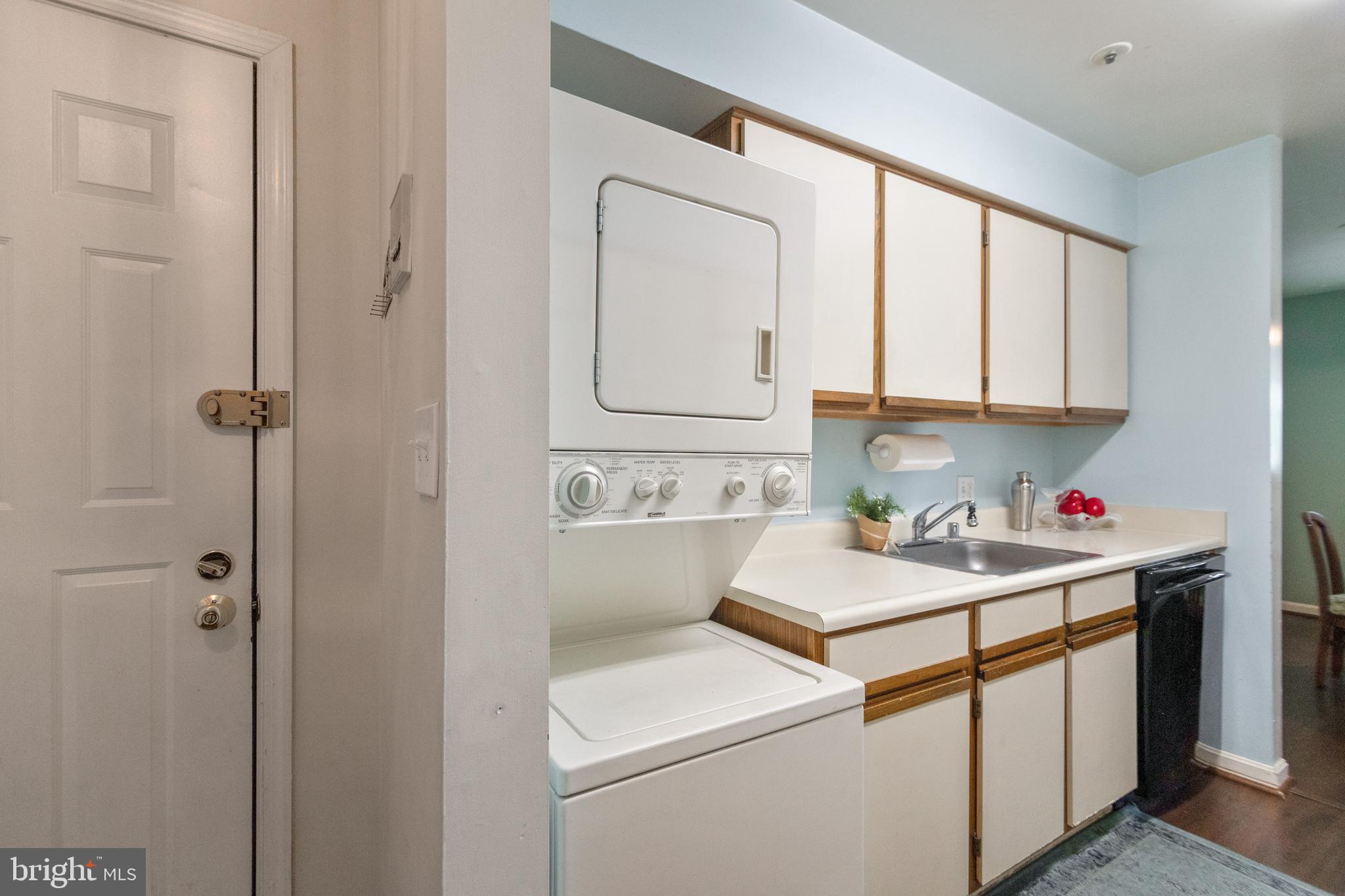 8385 Montgomery Run Road, Unit D Ellicott City, MD 21043 - Photo 4 of 28