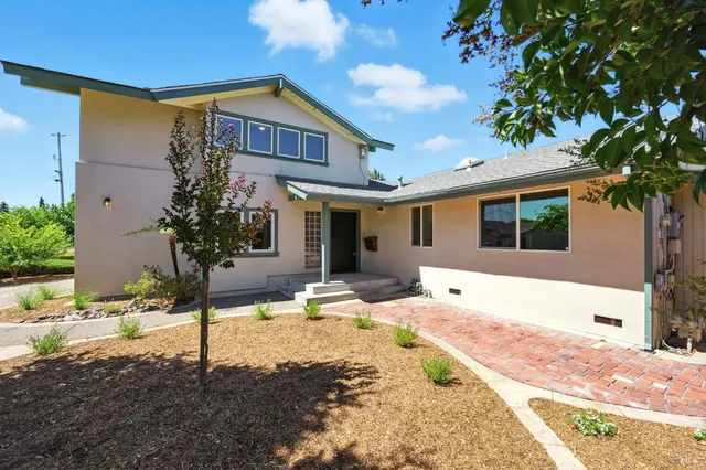 $865,000 | 1293 Pacific Avenue, Petaluma, CA 94954
