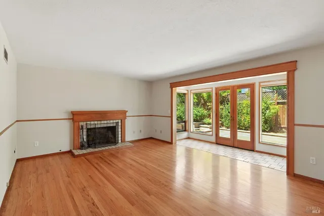 $865,000 | 1293 Pacific Avenue, Petaluma, CA 94954