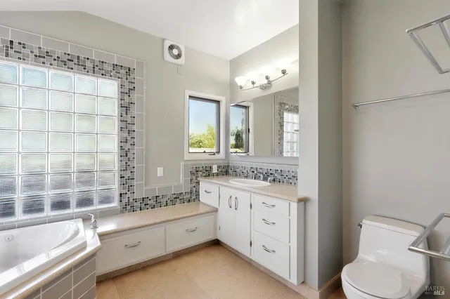 $865,000 | 1293 Pacific Avenue, Petaluma, CA 94954