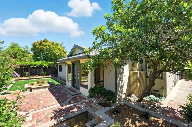 $865,000 | 1293 Pacific Avenue, Petaluma, CA 94954