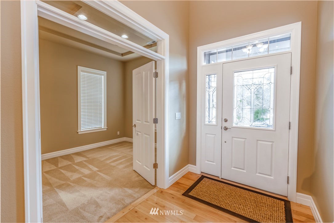 3607 157th Place Southeast Bothell, WA 98012 - Photo 3 of 29 Gallery Image 3