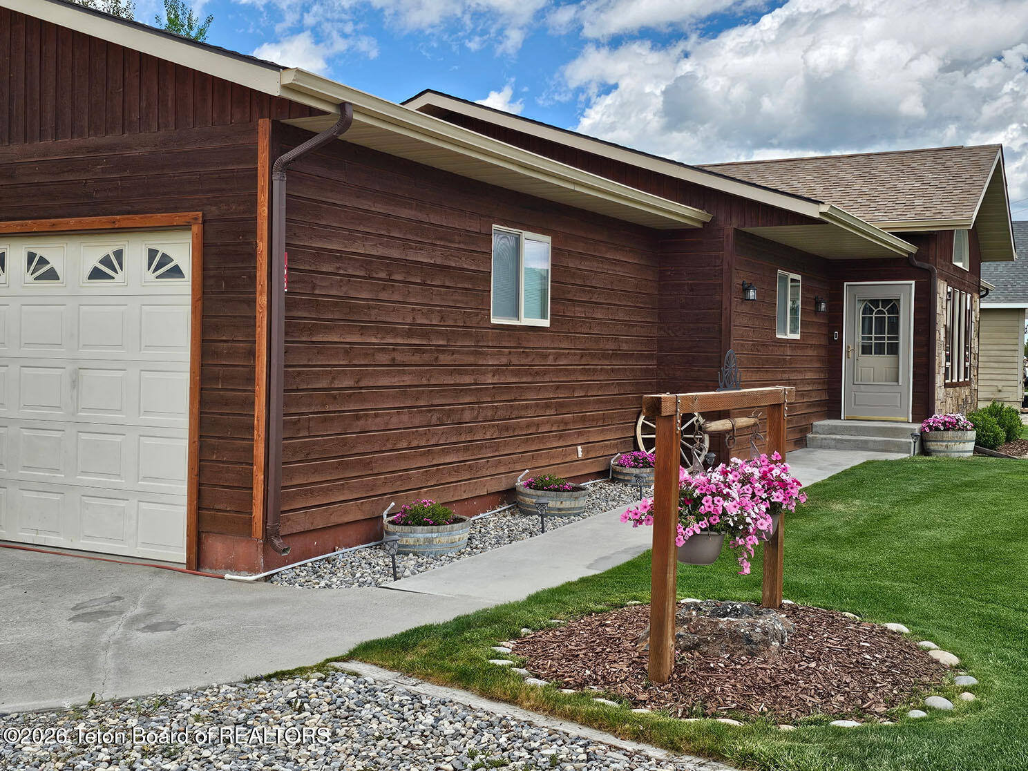158 Holly Drive Star Valley Ranch, WY 83127 - Photo 2 of 25 1000025426
