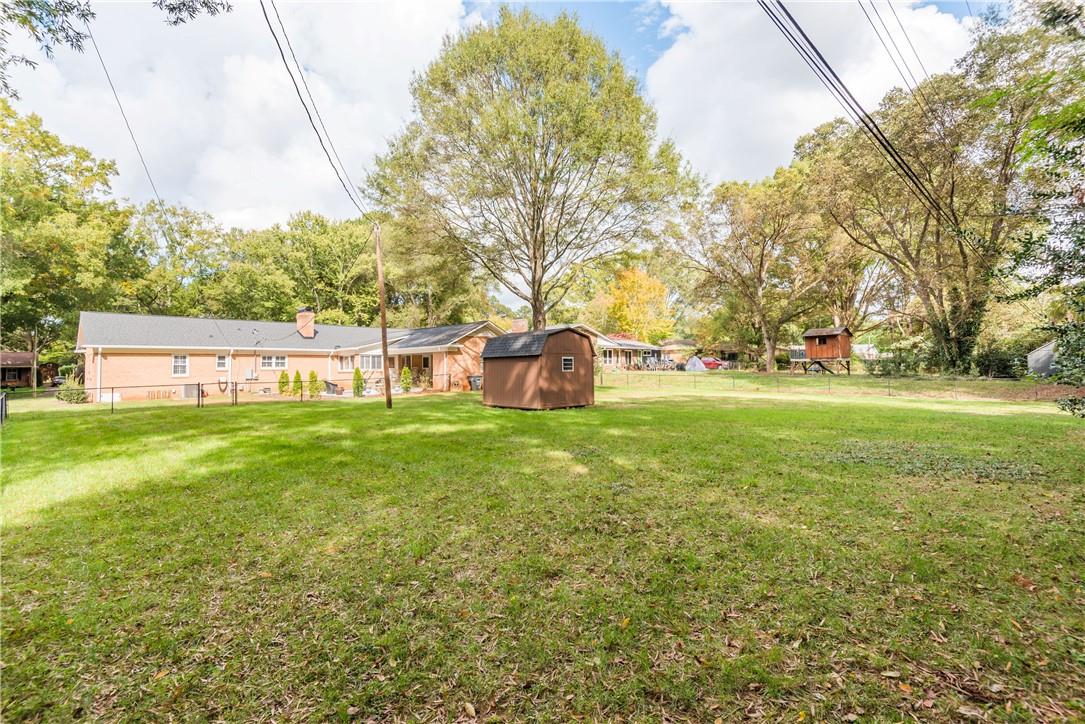 1001 Lansdowne Road Charlotte, NC 28270 - Photo 16 of 17 a view of garden