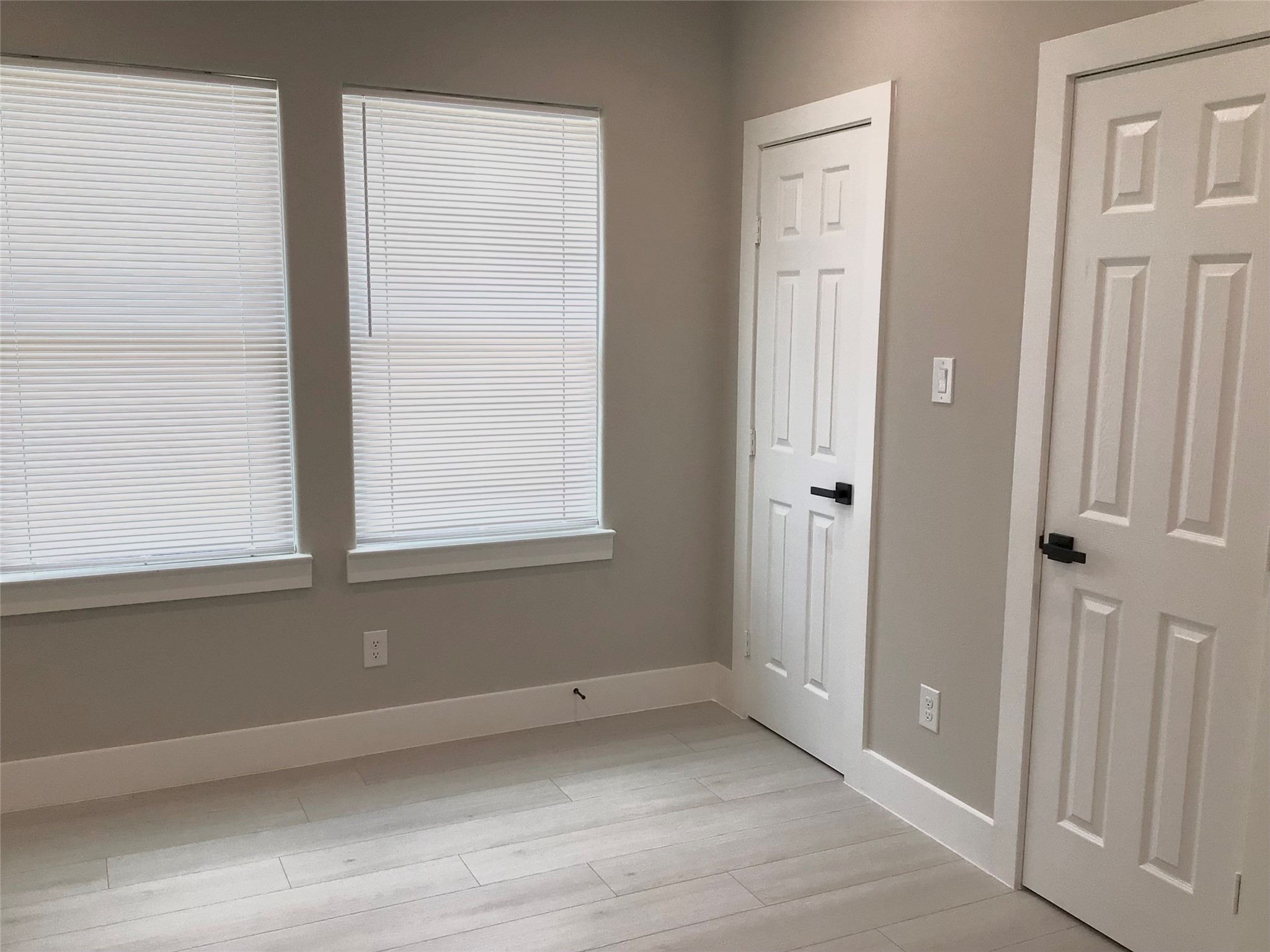 2109 Marnel Road, Unit B Houston, TX 77055 - Photo 31 of 46 a view of an empty room with window and closet area
