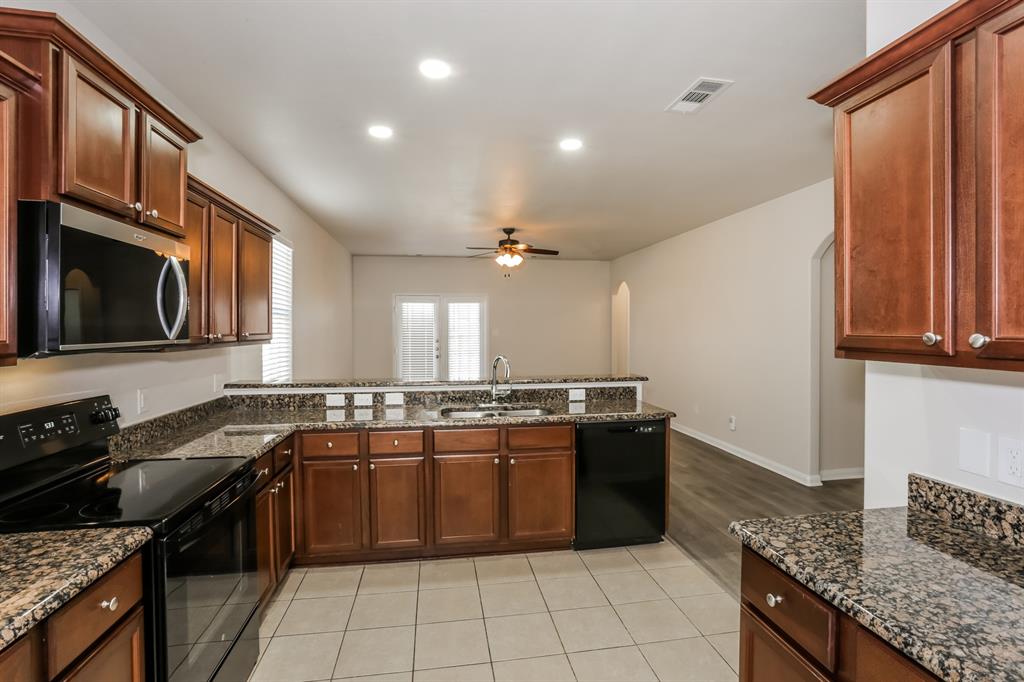 12417 Shine Avenue Rhome, TX 76078 - Photo 5 of 16