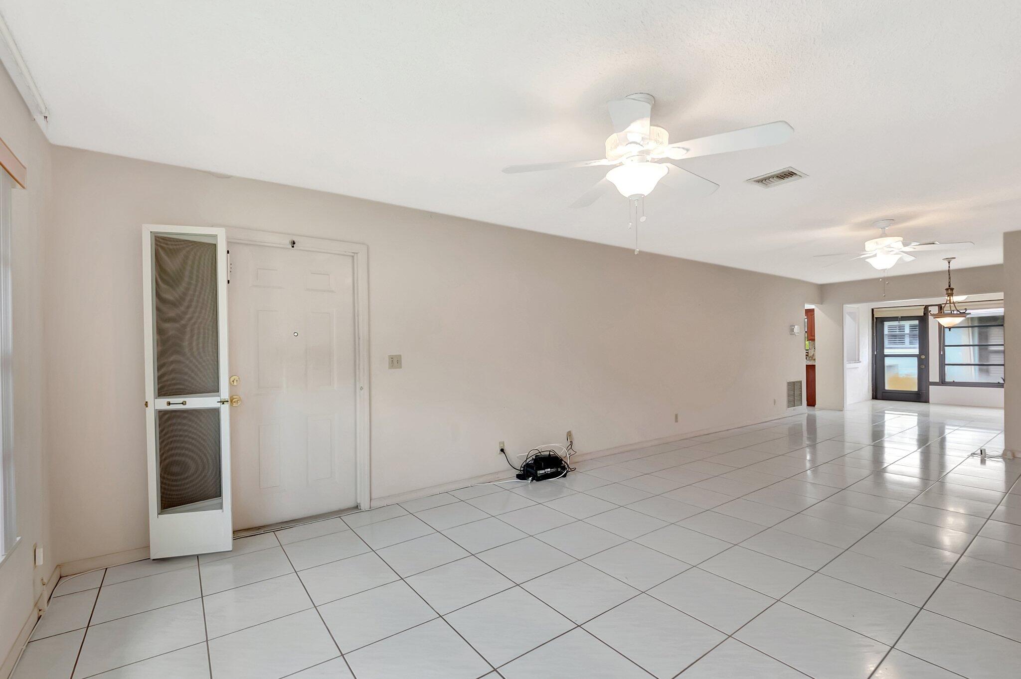 9765 Pecan Tree Drive, Unit B Boynton Beach, FL 33436 - Photo 18 of 35 Living room