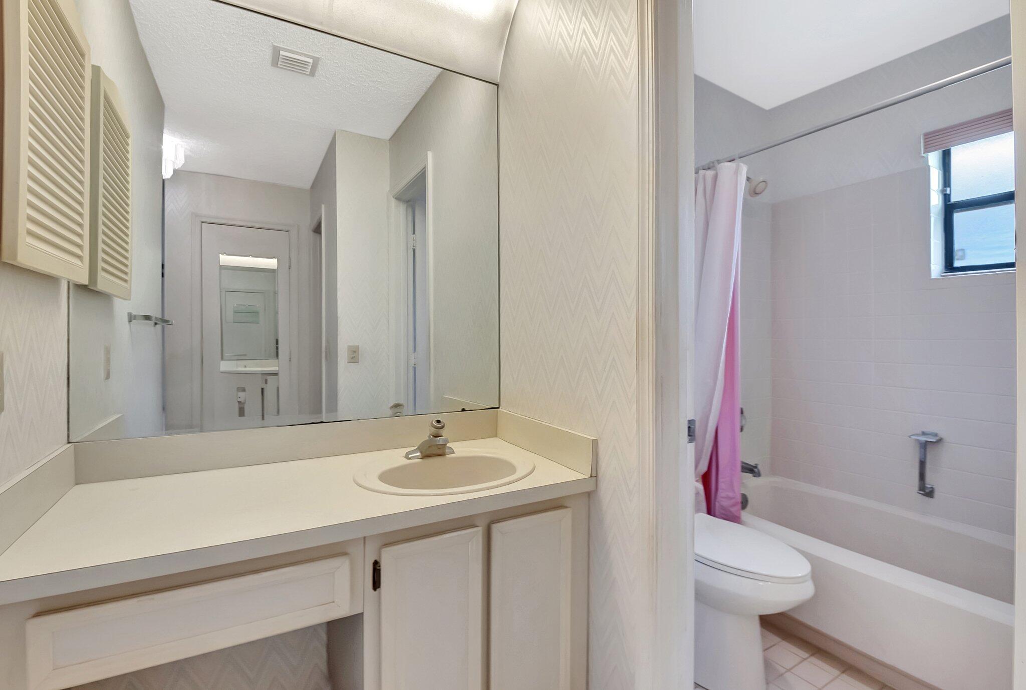 9765 Pecan Tree Drive, Unit B Boynton Beach, FL 33436 - Photo 25 of 35 PRIMARY BATHRROOM