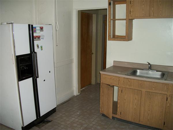 75-77 Clifton Avenue Springfield, MA 01105 - Photo 3 of 6 Gallery Image 3