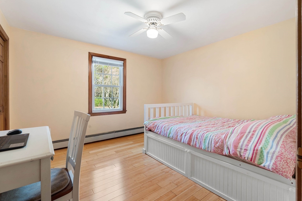 37 Stuart Road Rochester, MA 02770 - Photo 15 of 26