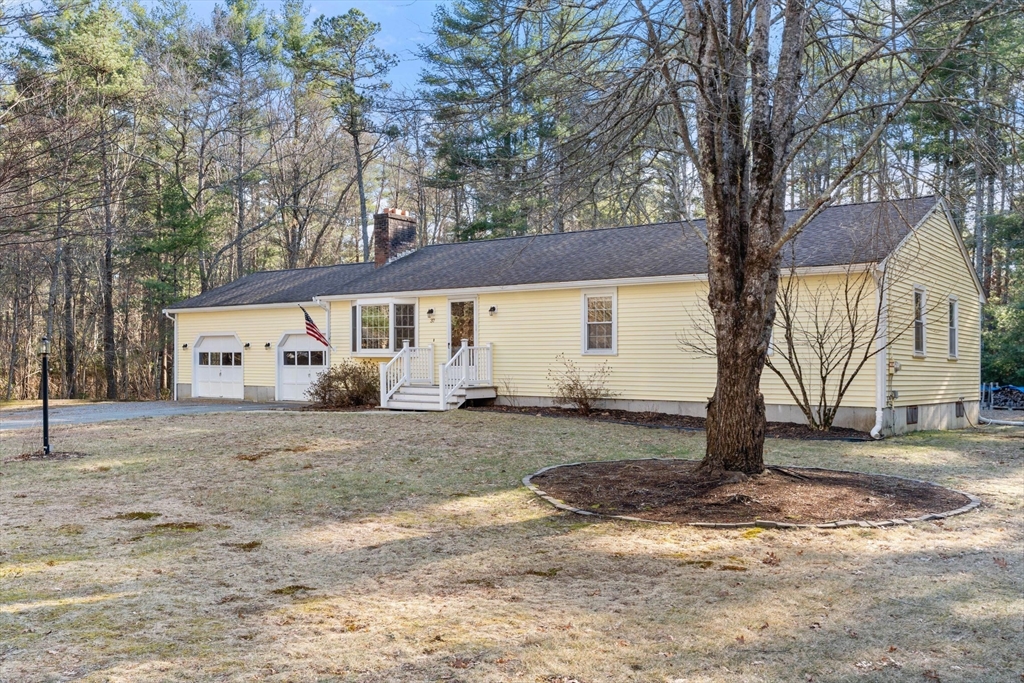 37 Stuart Road Rochester, MA 02770 - Photo 2 of 26