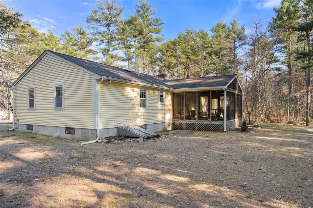 37 Stuart Road Rochester, MA 02770 - Photo 23 of 26