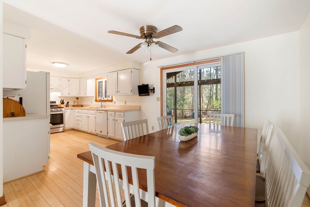 37 Stuart Road Rochester, MA 02770 - Photo 9 of 26