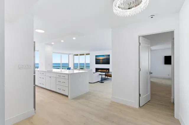 $1,450,000 | 5510 North Ocean Drive, Unit 4A, Singer Island, FL 33404