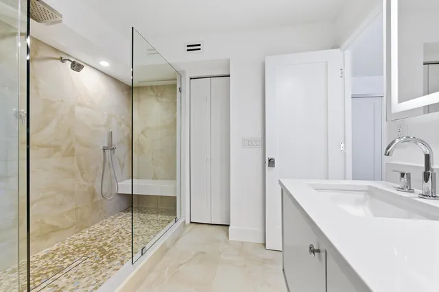 $1,450,000 | 5510 North Ocean Drive, Unit 4A, Singer Island, FL 33404