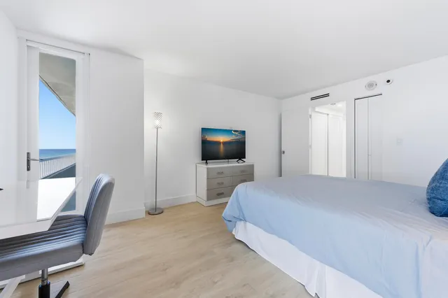 $1,450,000 | 5510 North Ocean Drive, Unit 4A, Singer Island, FL 33404