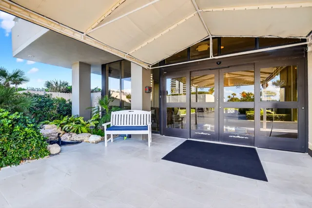 $1,450,000 | 5510 North Ocean Drive, Unit 4A, Singer Island, FL 33404