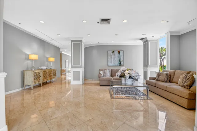 $1,450,000 | 5510 North Ocean Drive, Unit 4A, Singer Island, FL 33404