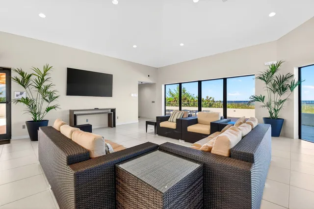 $1,450,000 | 5510 North Ocean Drive, Unit 4A, Singer Island, FL 33404