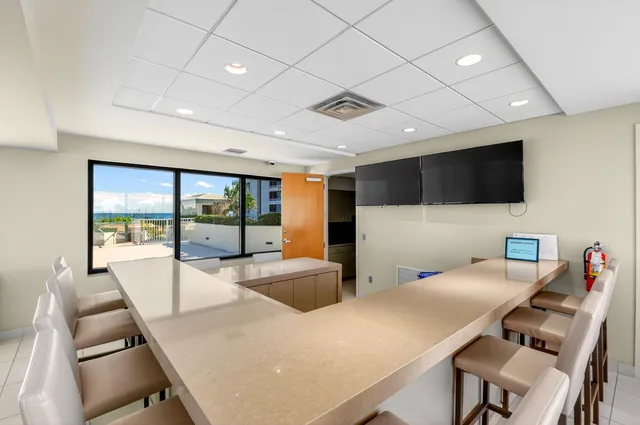 $1,450,000 | 5510 North Ocean Drive, Unit 4A, Singer Island, FL 33404