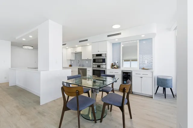 $1,450,000 | 5510 North Ocean Drive, Unit 4A, Singer Island, FL 33404