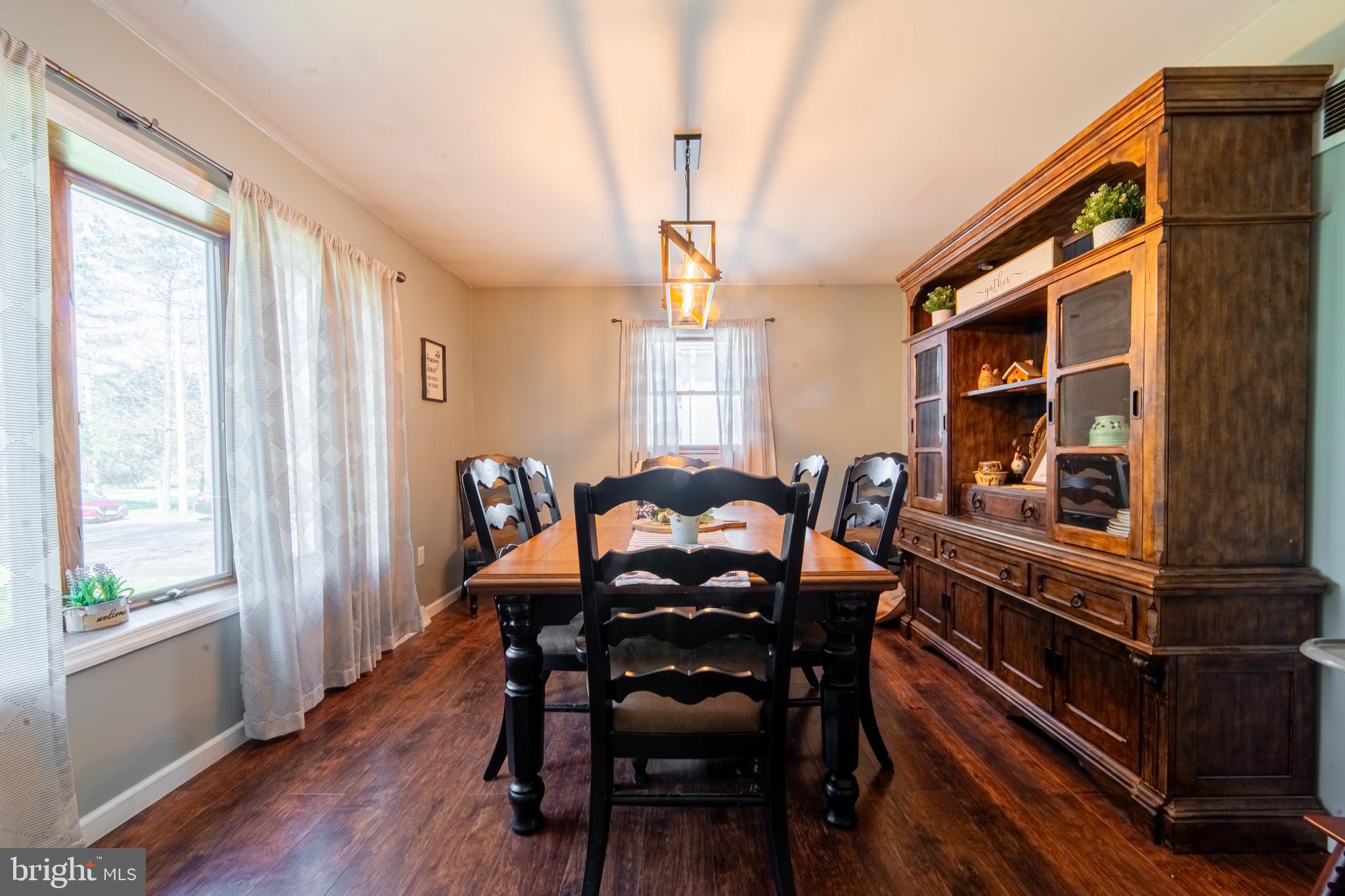 49 Husted Station Road Bridgeton, NJ 08302 - Photo 14 of 33 a dining room with furniture and window
