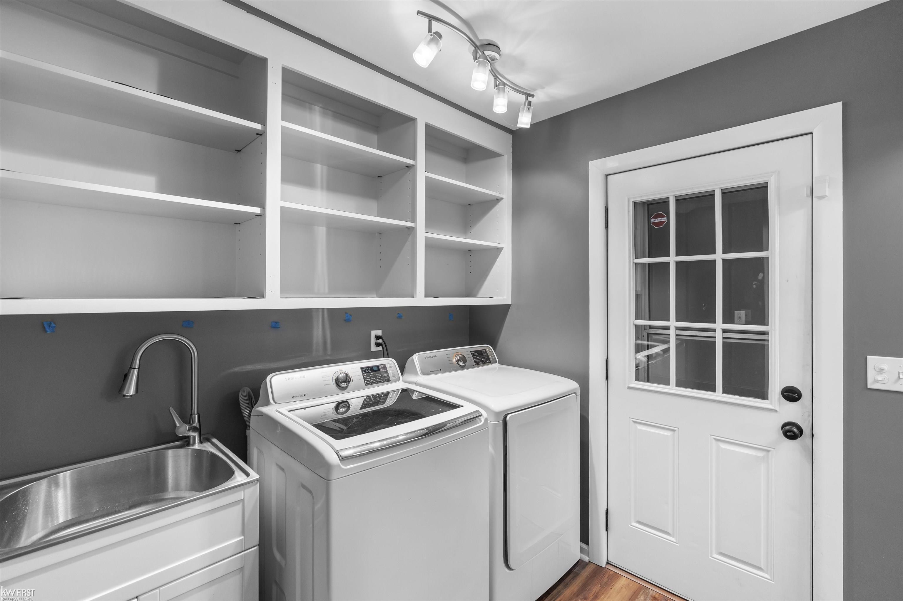 7042 Corunna Road Flint, MI 48532 - Photo 6 of 71 50193056-174bb5e6-2d4f-48d9-8292-52237fdc3232.JPG